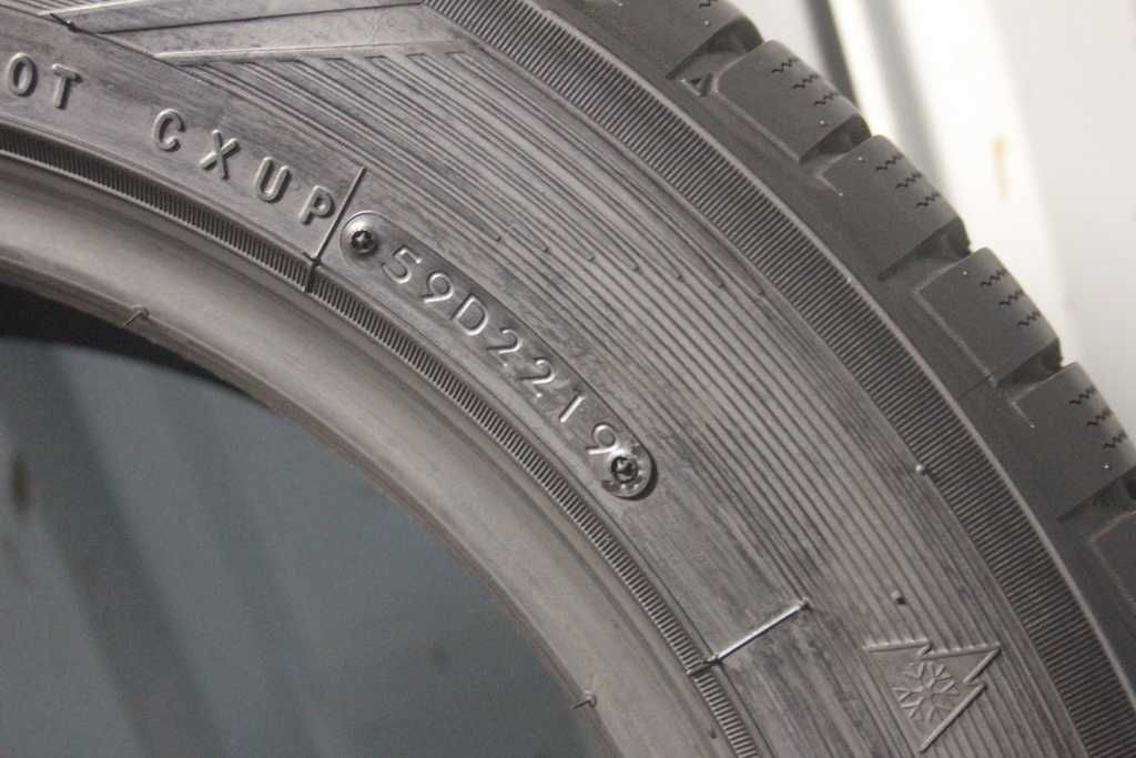 225/55/17 Toyo SNOWPROX S954 225/55 R17 7,5mm 2019r