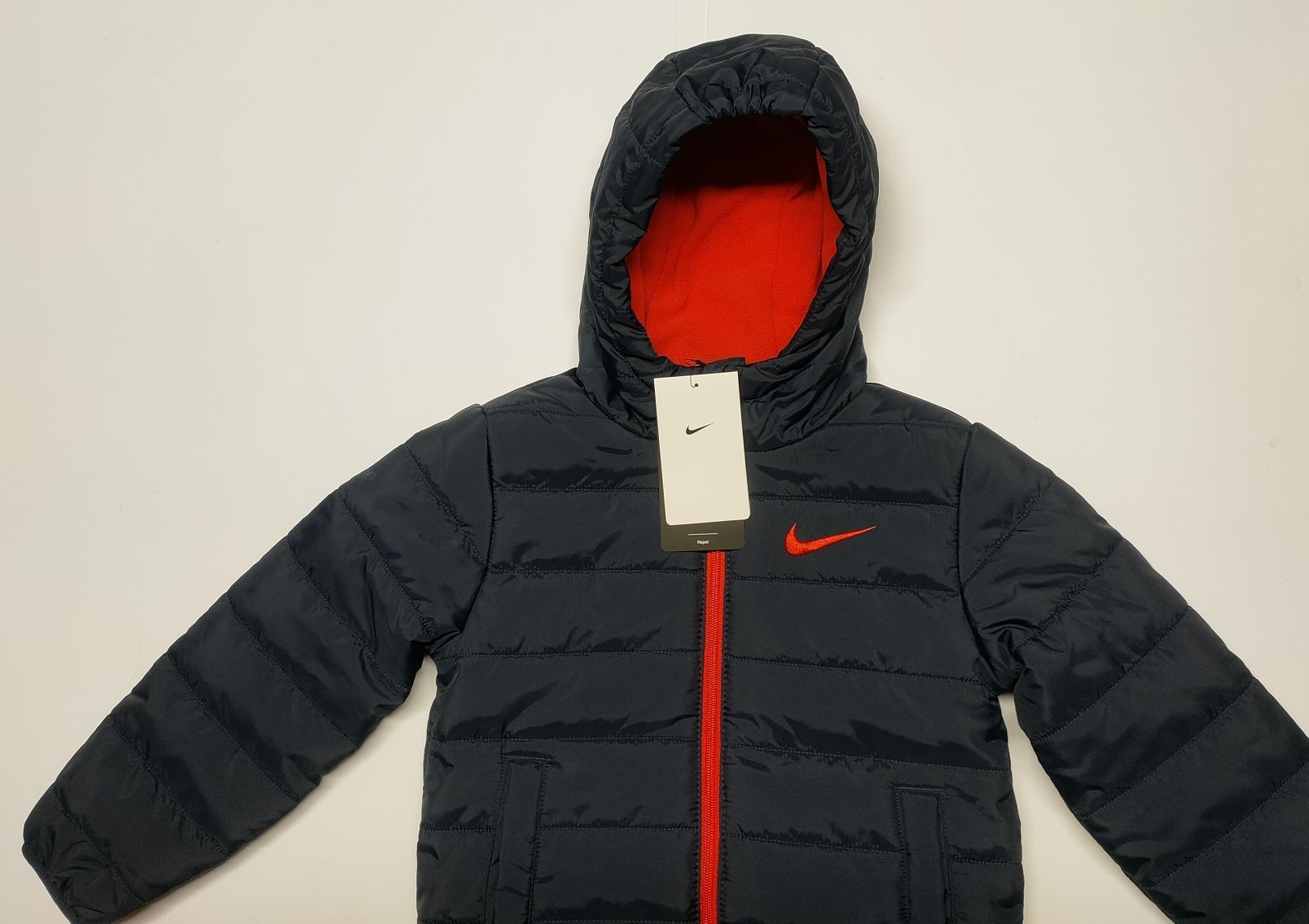 Kurtka Nike dziecięca czarna ocieplana z kapturem r 104-110 CM 4-5 YRS