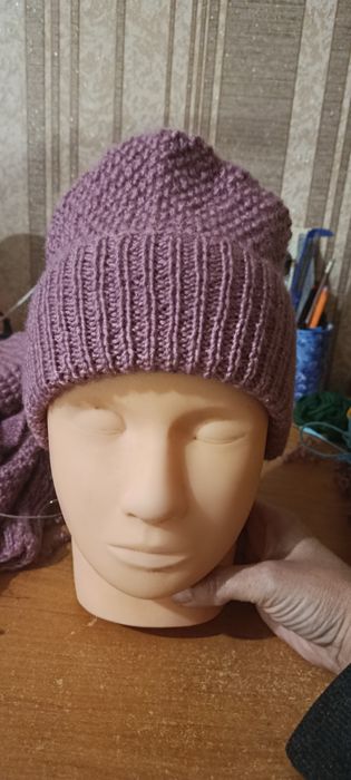 Вязаные изделия ручной работы.Шапки, пинетки , носки, варежки