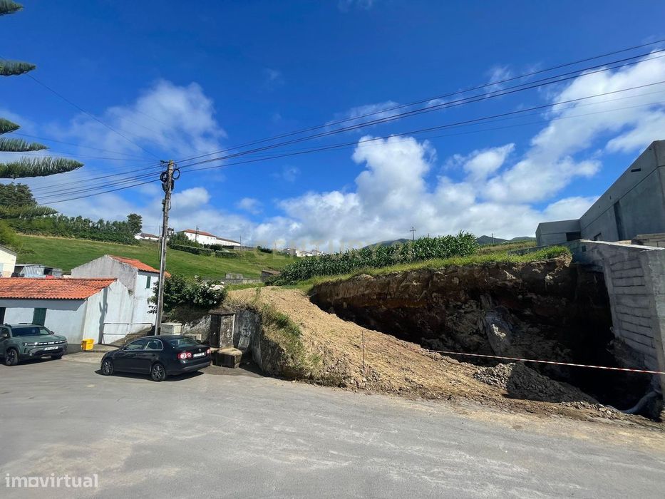 Terreno com viabilidade de construção– Algarvia, Nordeste (Açores)