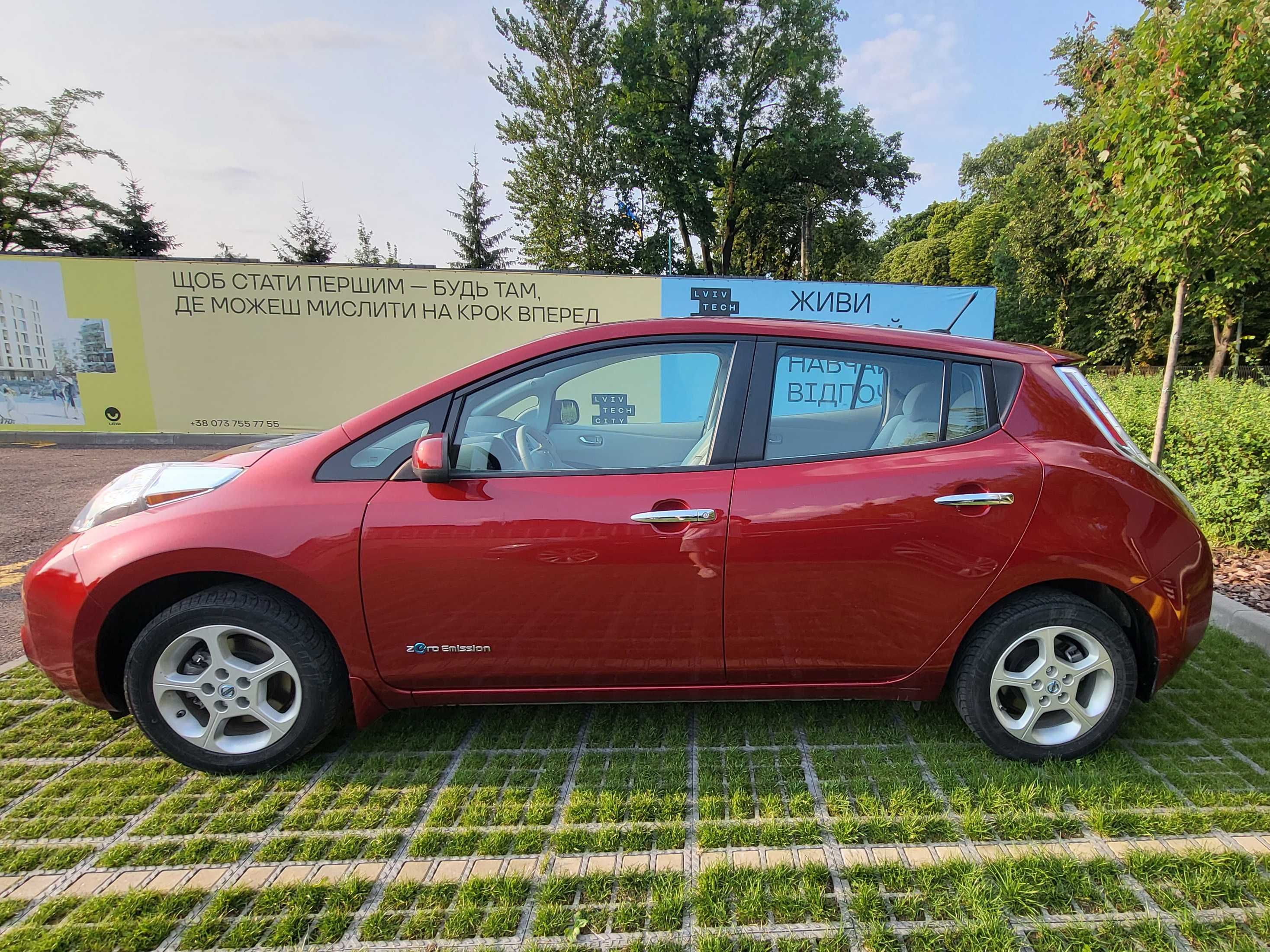 Nissan Leaf 2014