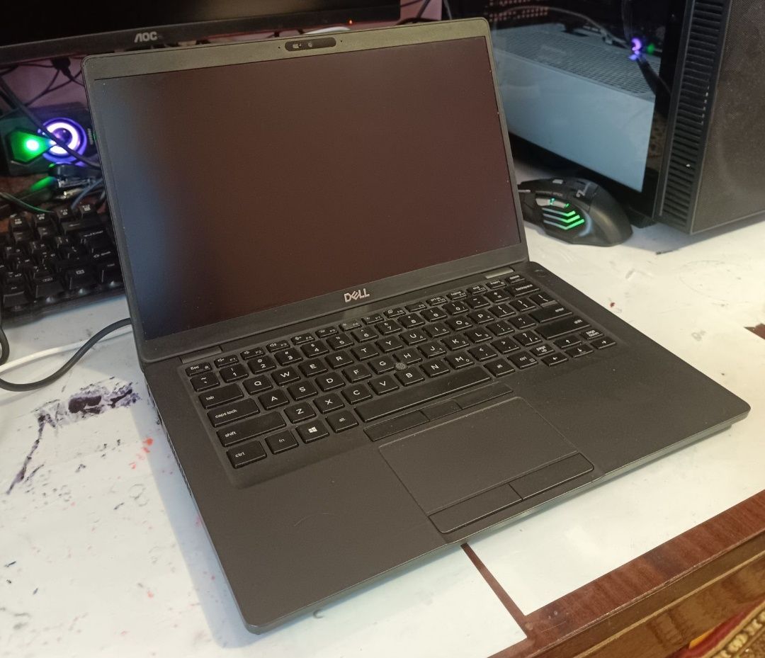 Ноутбук Dell  full HD ips touchscreen SSD ddr4