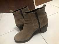 Botas tamanho 35