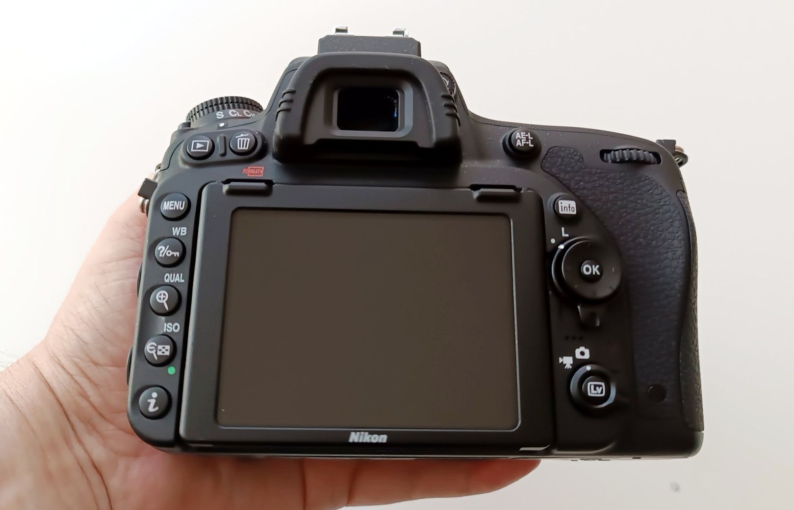 Nikon D750 com apenas 2899 disparos.