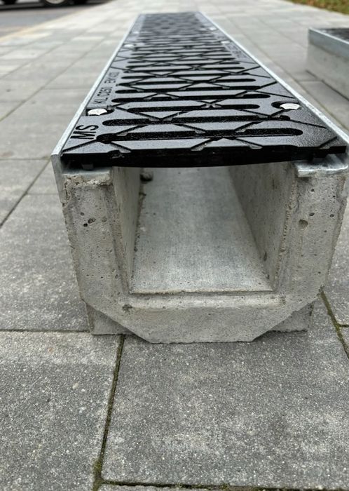 Sprzedam odwodnienie liniowe betonowe