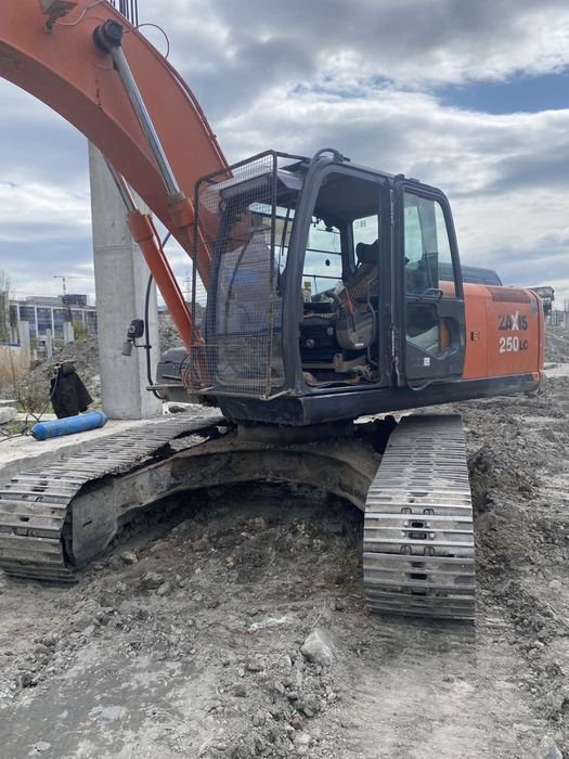 Екскаватор Hitachi 250