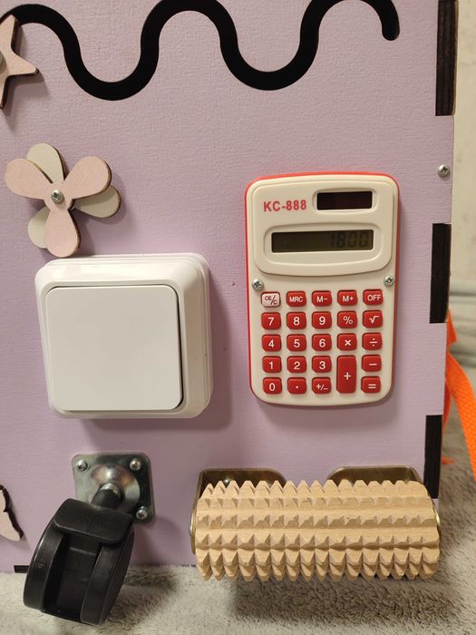 Бізікуб з дверцятами