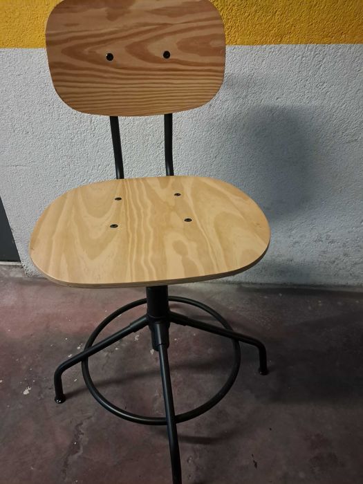 Cadeira secretária cpm pouco uso, do IKEA.