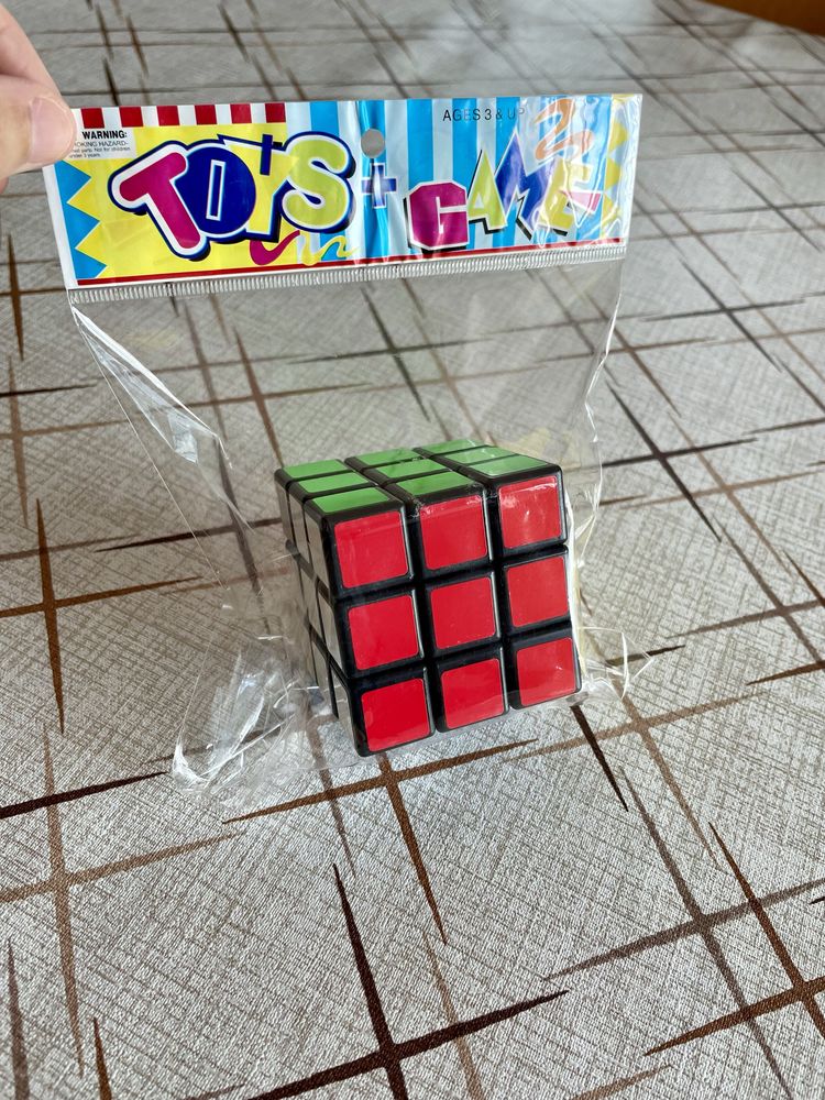 Cubo Mágico - brinquedo NOVO
