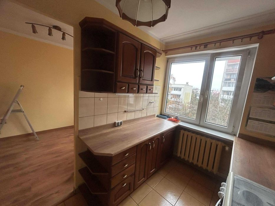 Meble do kuchni z wyposażeniem, drewniane fronty