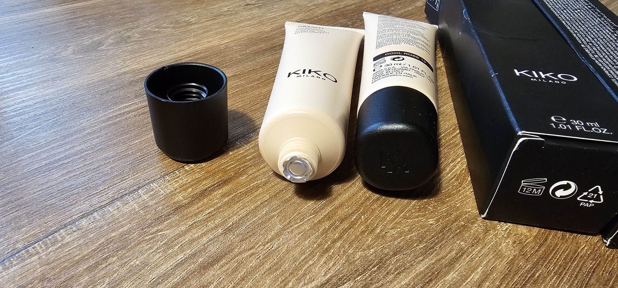 Płynny podkład Kiko Milano CR10 smart hydrating foundation