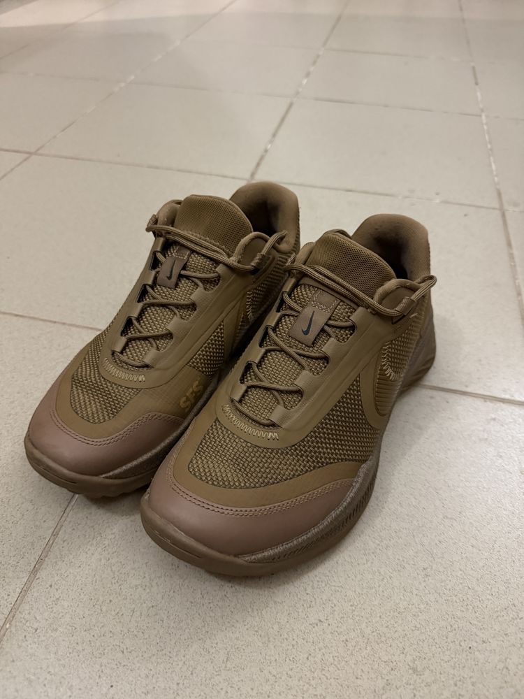 Коосівки Nike SFS мілітарі розімн 40,5