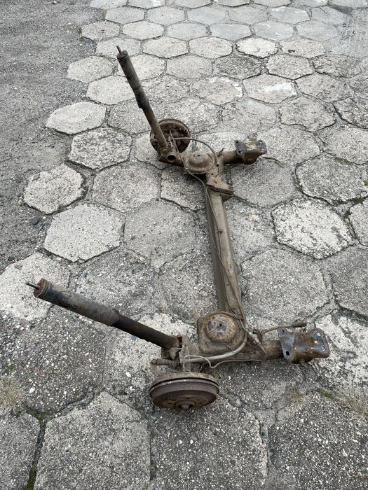 Fiat Uno belka tył tylna oś