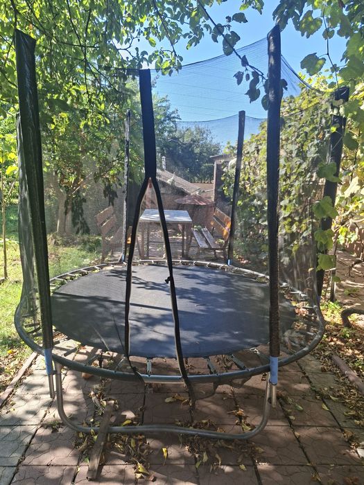 Продам батуті 3 метри.