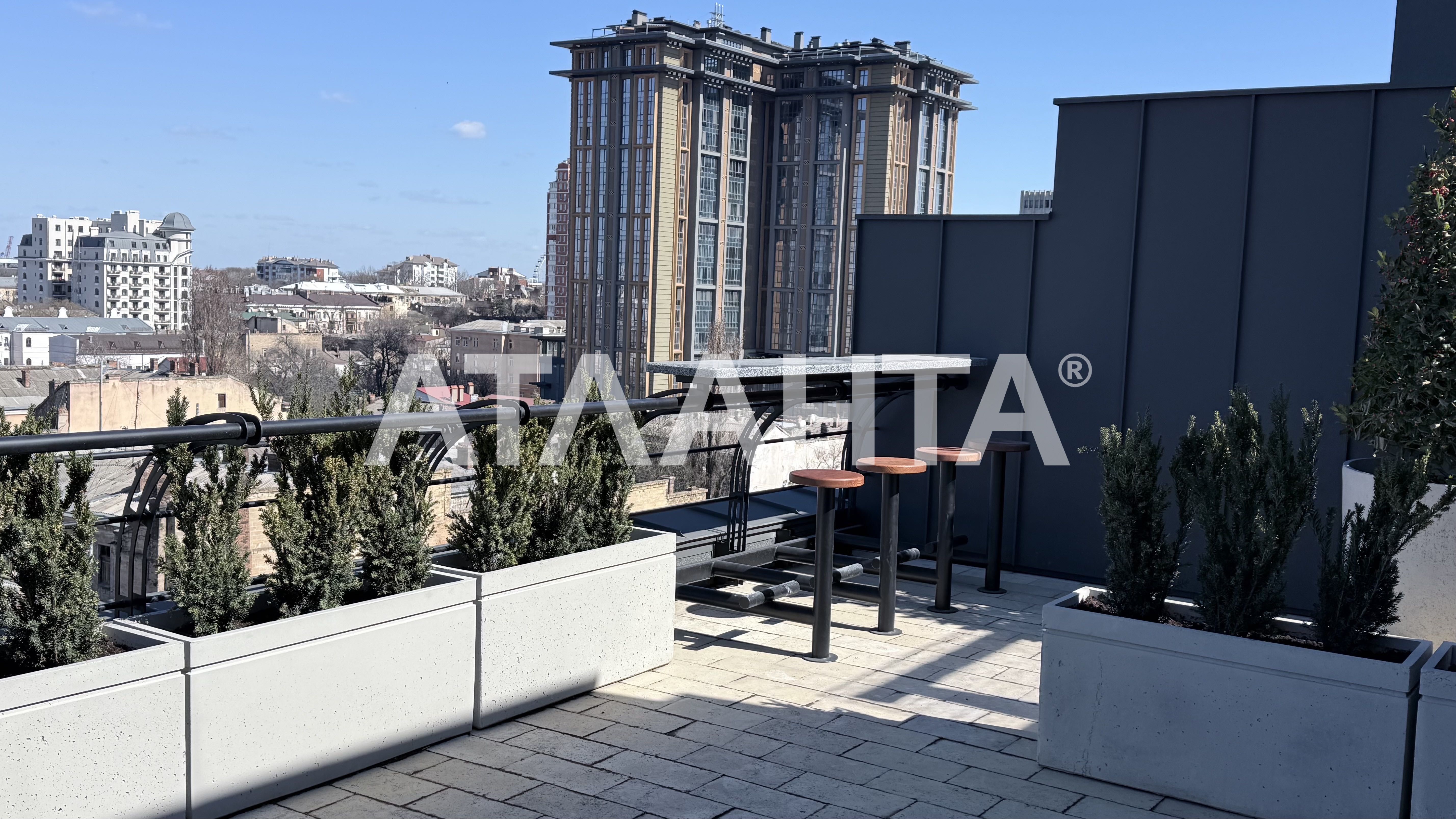 В продаже 3 комнатная кв панорамные окна центр города М Арнаутская