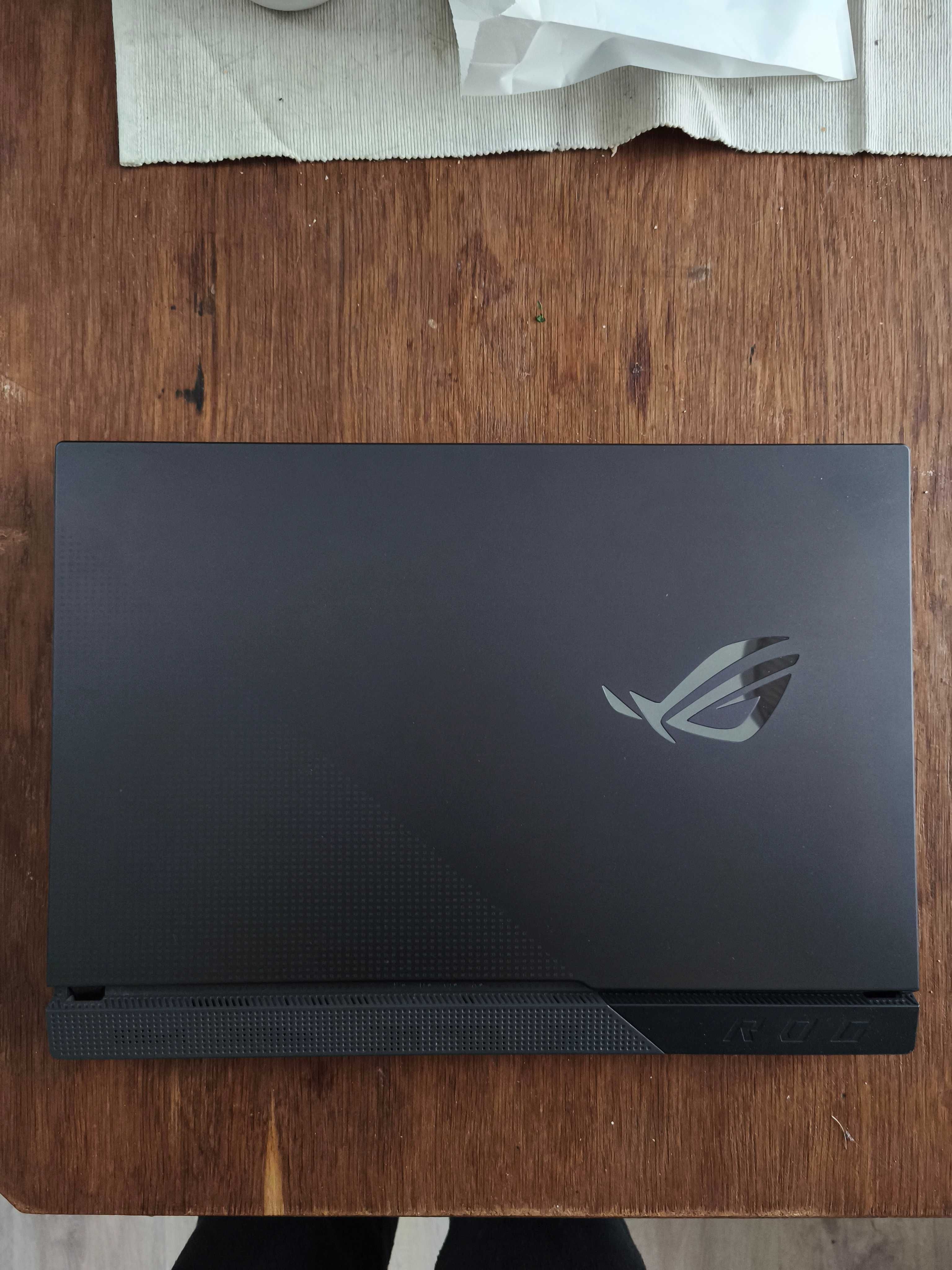 Laptop Asus Rog G17