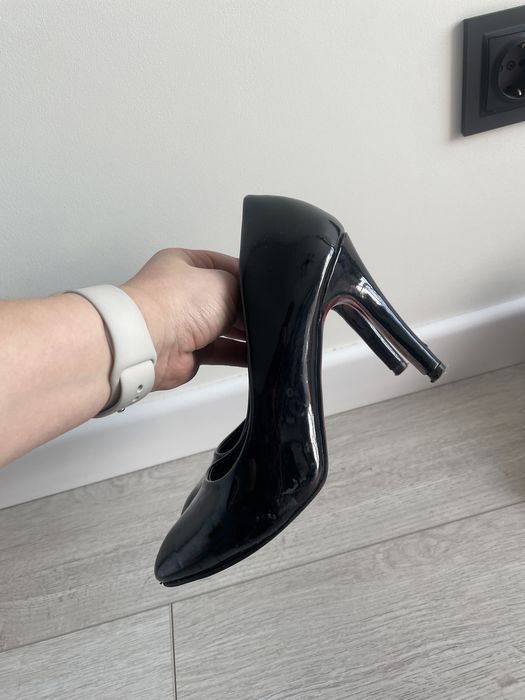 Туфлі весняні лаковані на шпильці