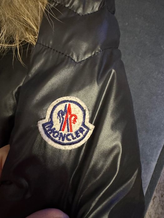 Kurtka z kapturem i futerkiem z Jenota