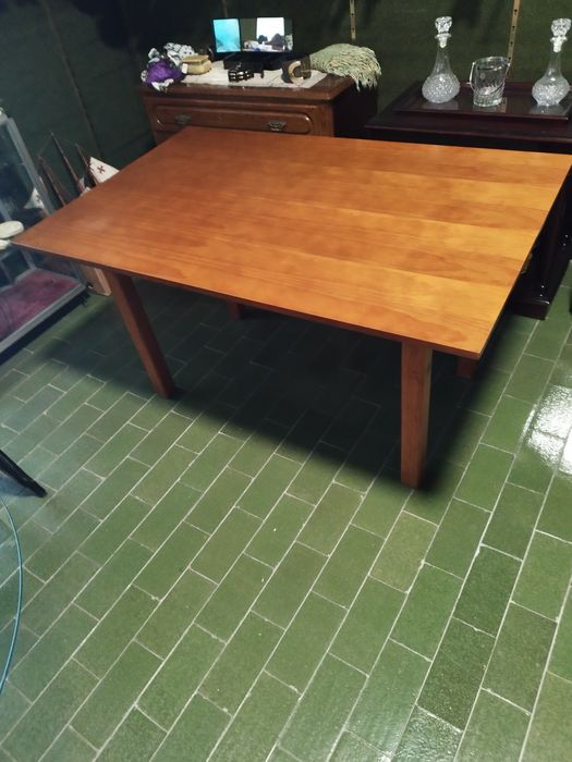 Mesa madeira desocupar 75€