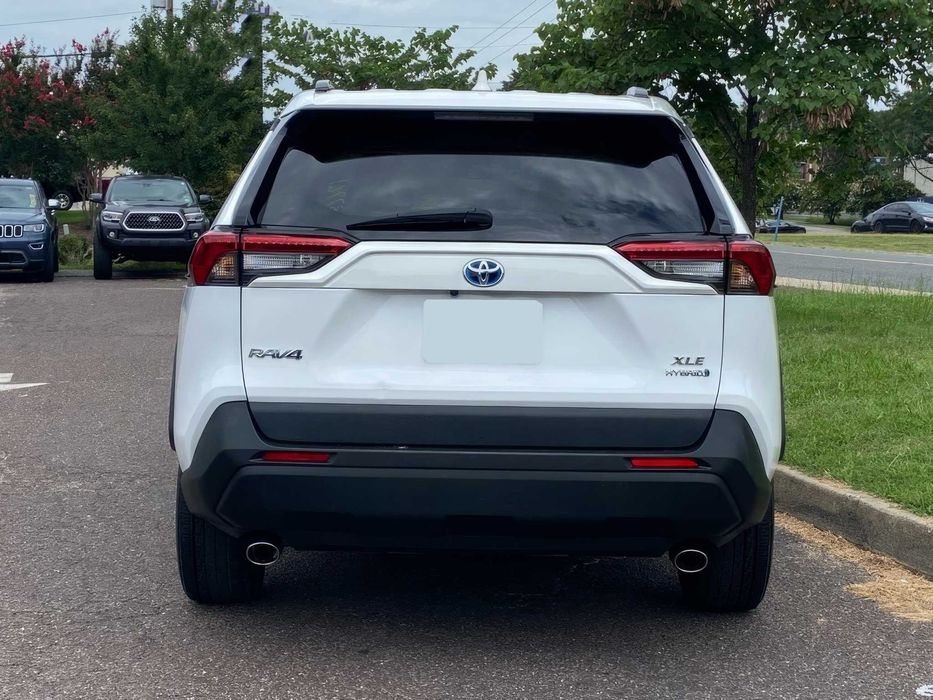 Toyota RAV4      2023