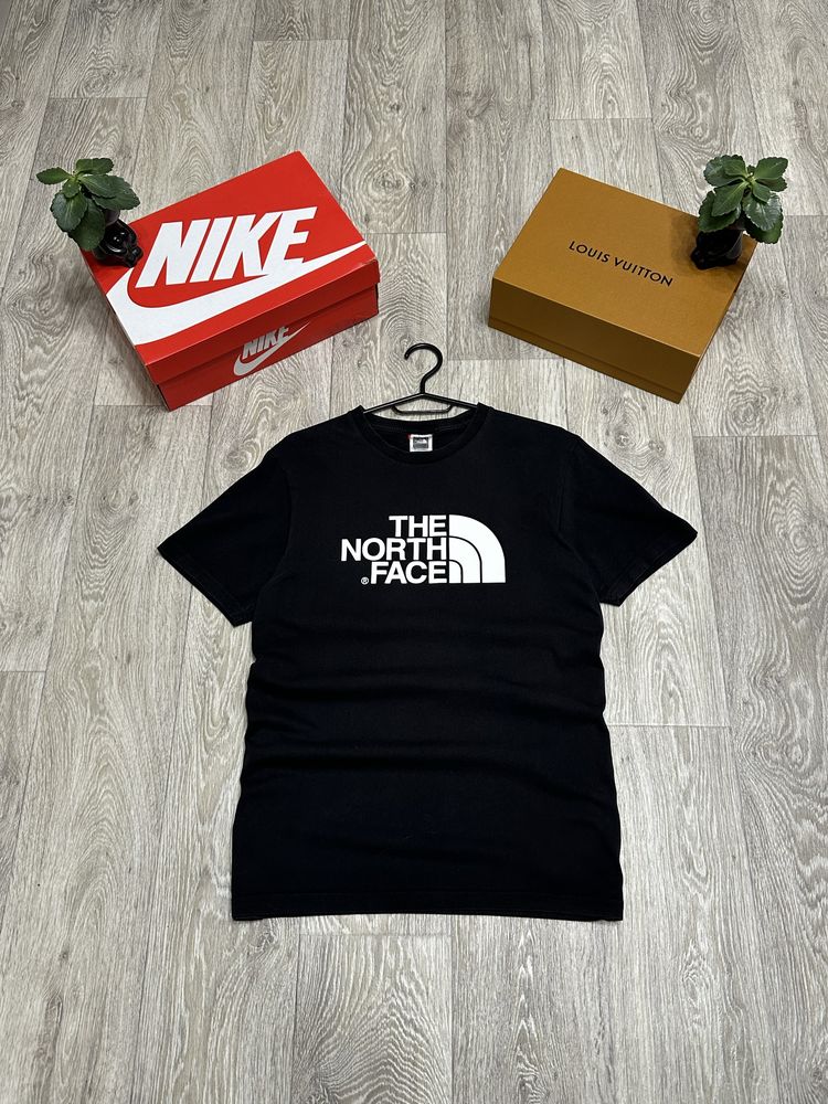 Футболка The North Face