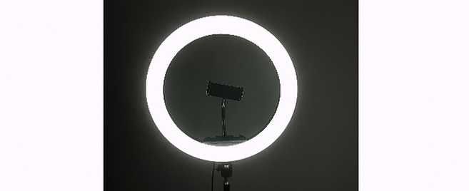 кольцевая светодиодная лампа 33 см, от юсб, на штативе, новая, уценка