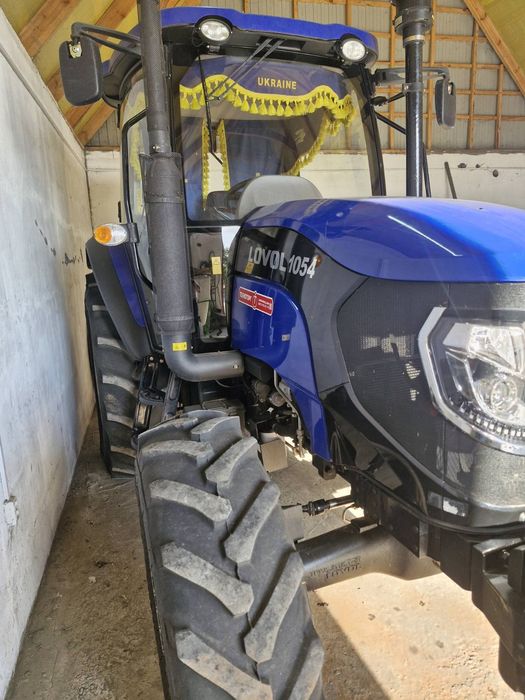 Трактор  LOVOL 1054