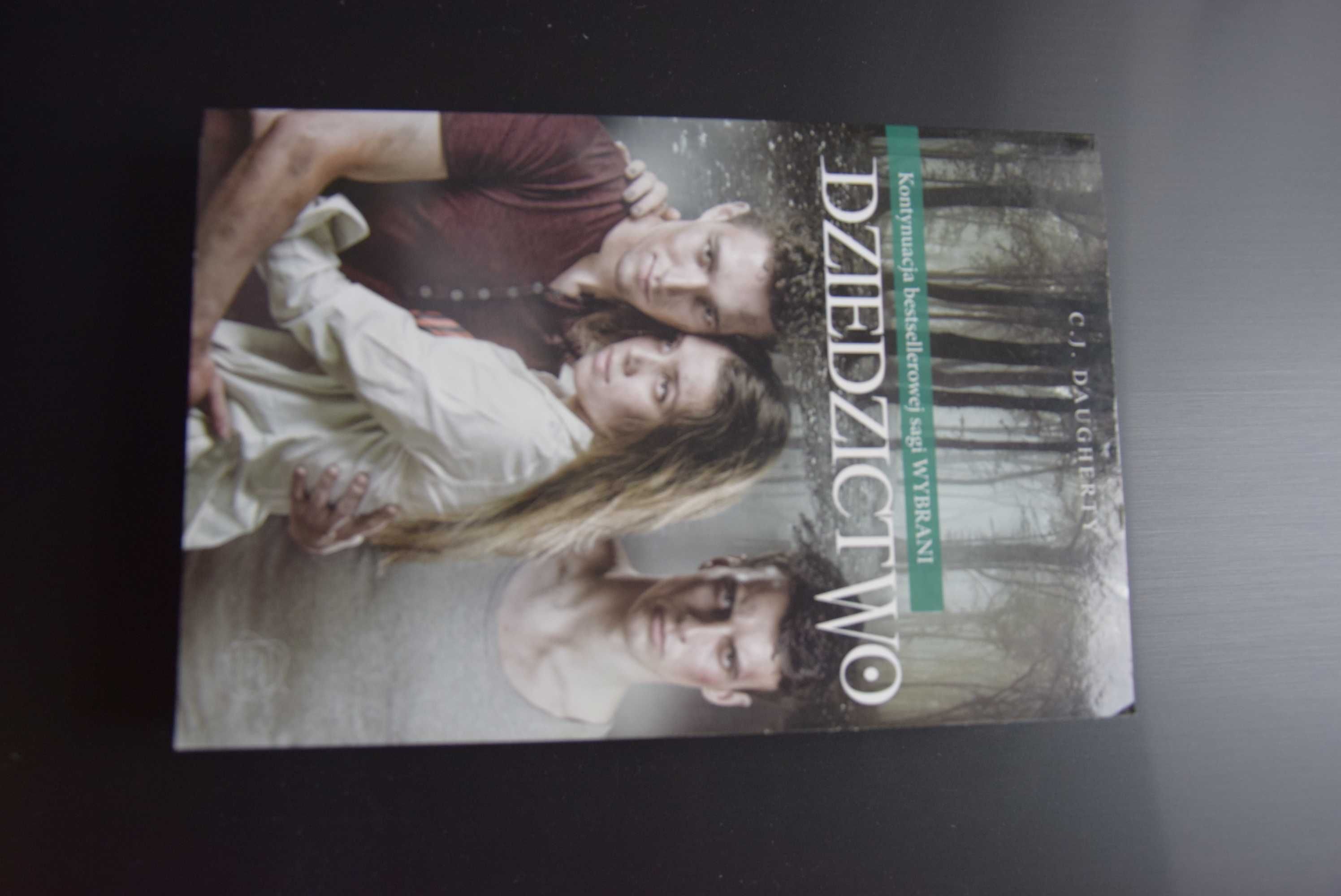 Saga WYBRANI C.J. Daugherty