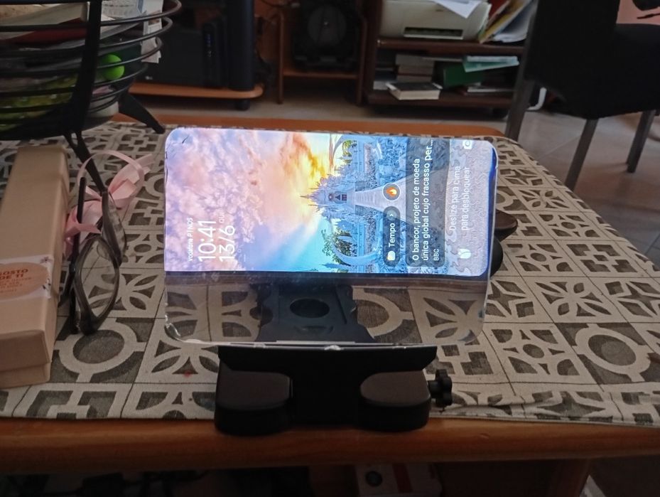 Mesa lupa para tlm ou smartphone