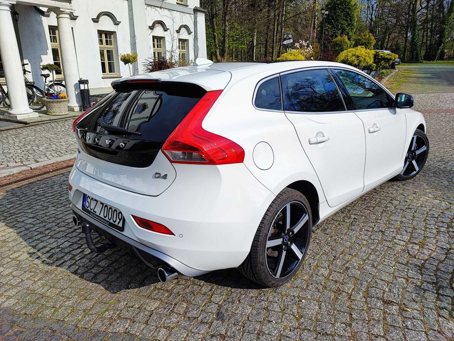 Volvo V40 D4 R-Design