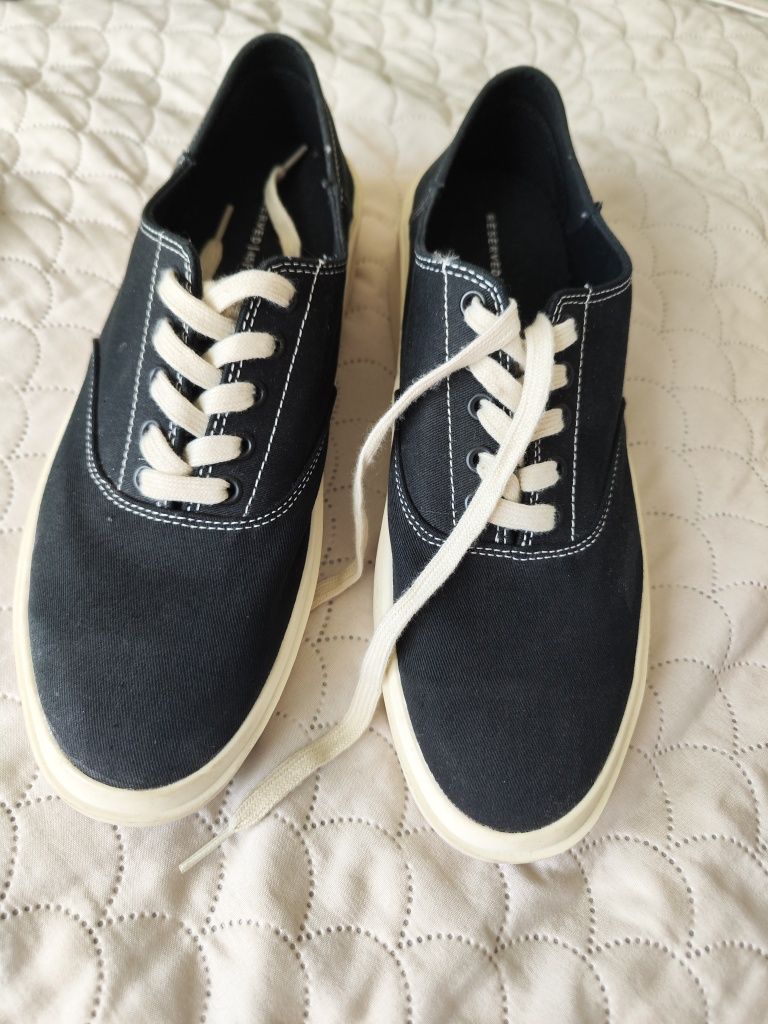 Trampki Reserved nowe 45