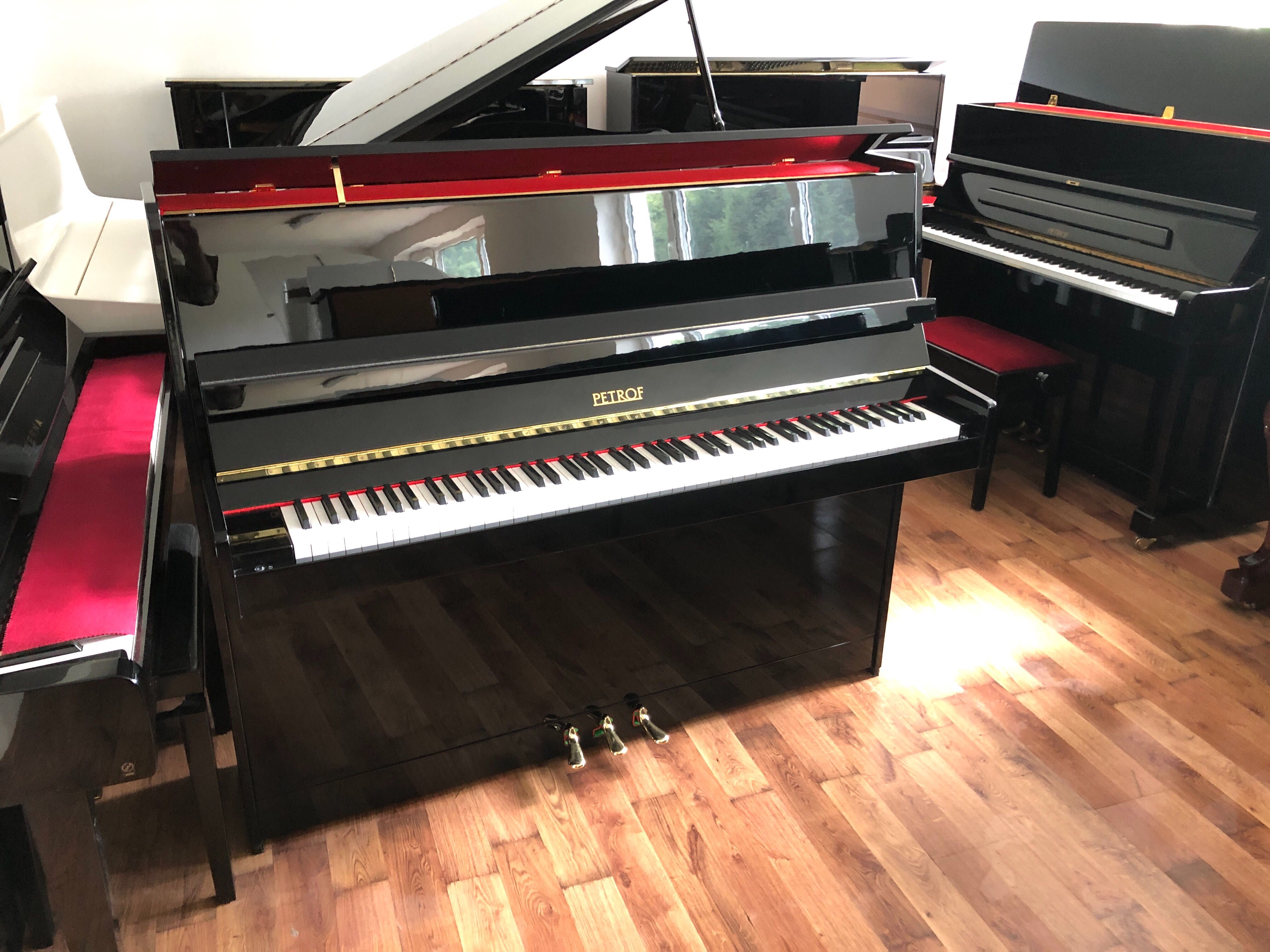 Pianino petrof 118, E1 od Piano Design