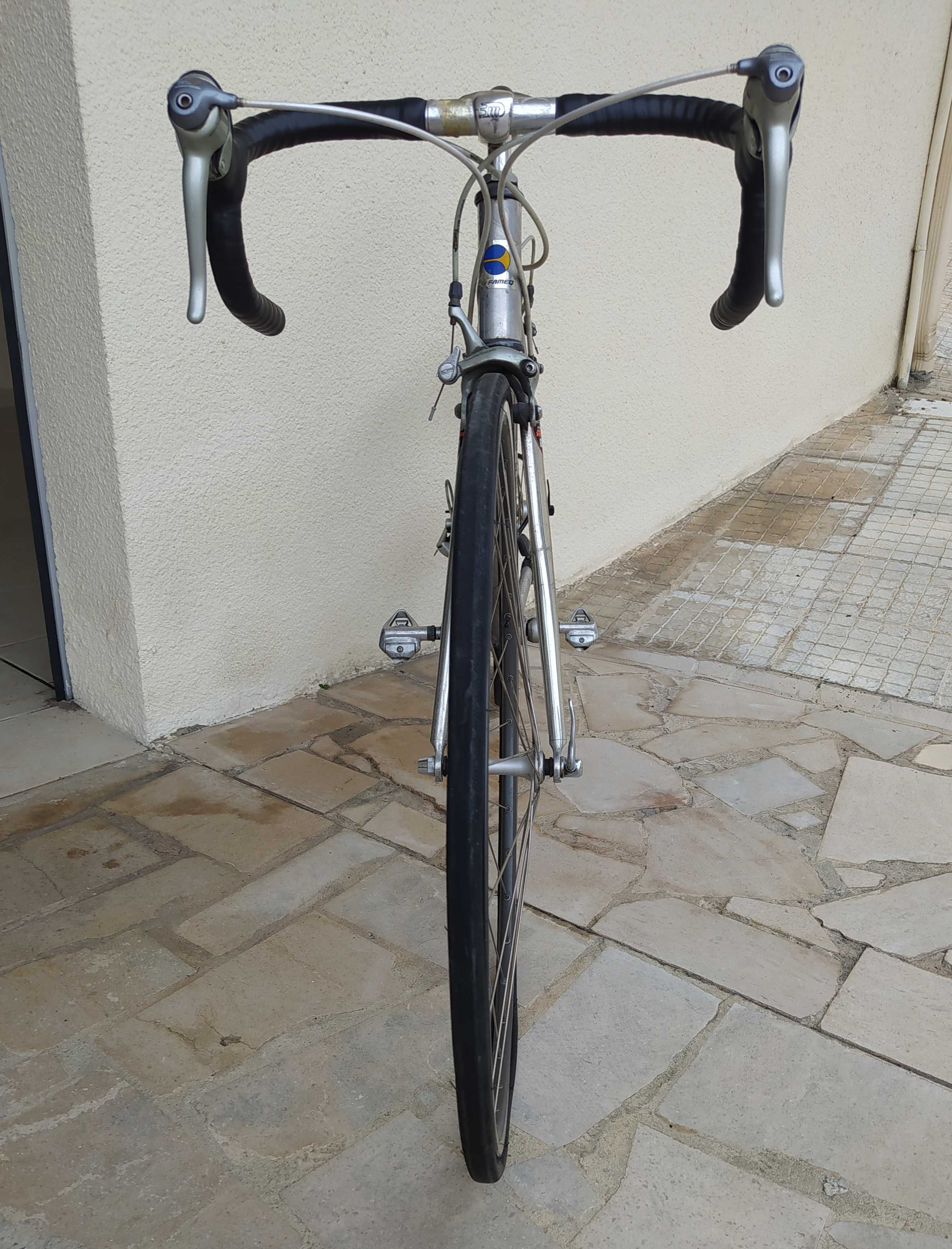 Bicicleta de estrada em alumínio