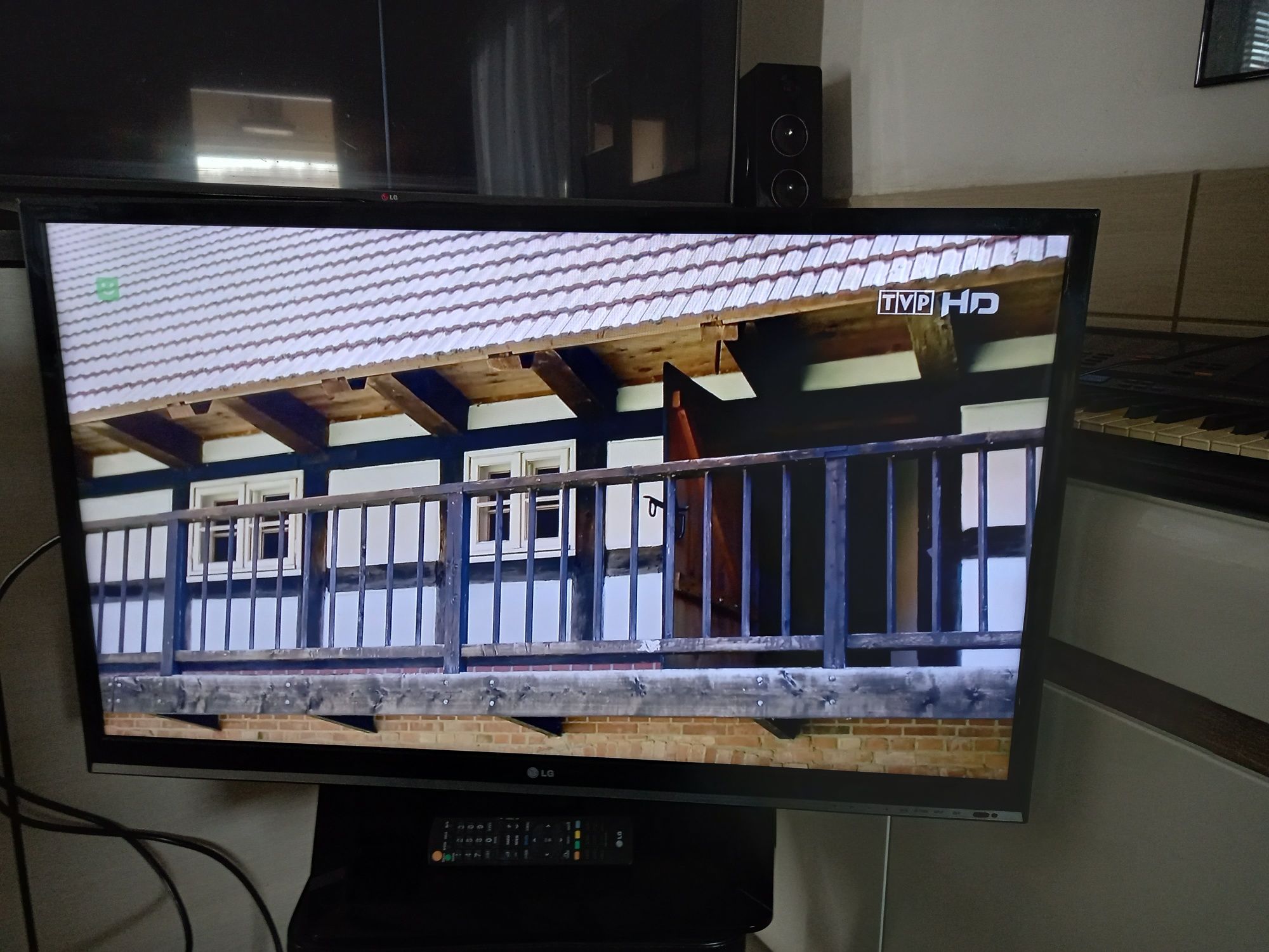 Telewizor LG- 32 cali. Smart TV WiFi YouTube Netflix pilot