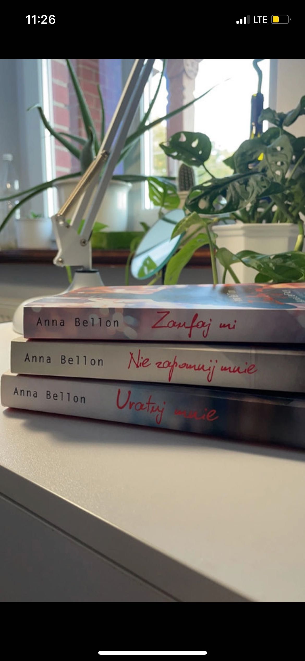 trzy części „uratuj mnie” - anna bellon