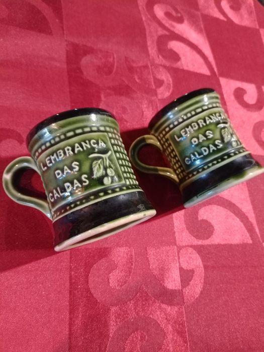 Par de canecas das Caldas da rainha