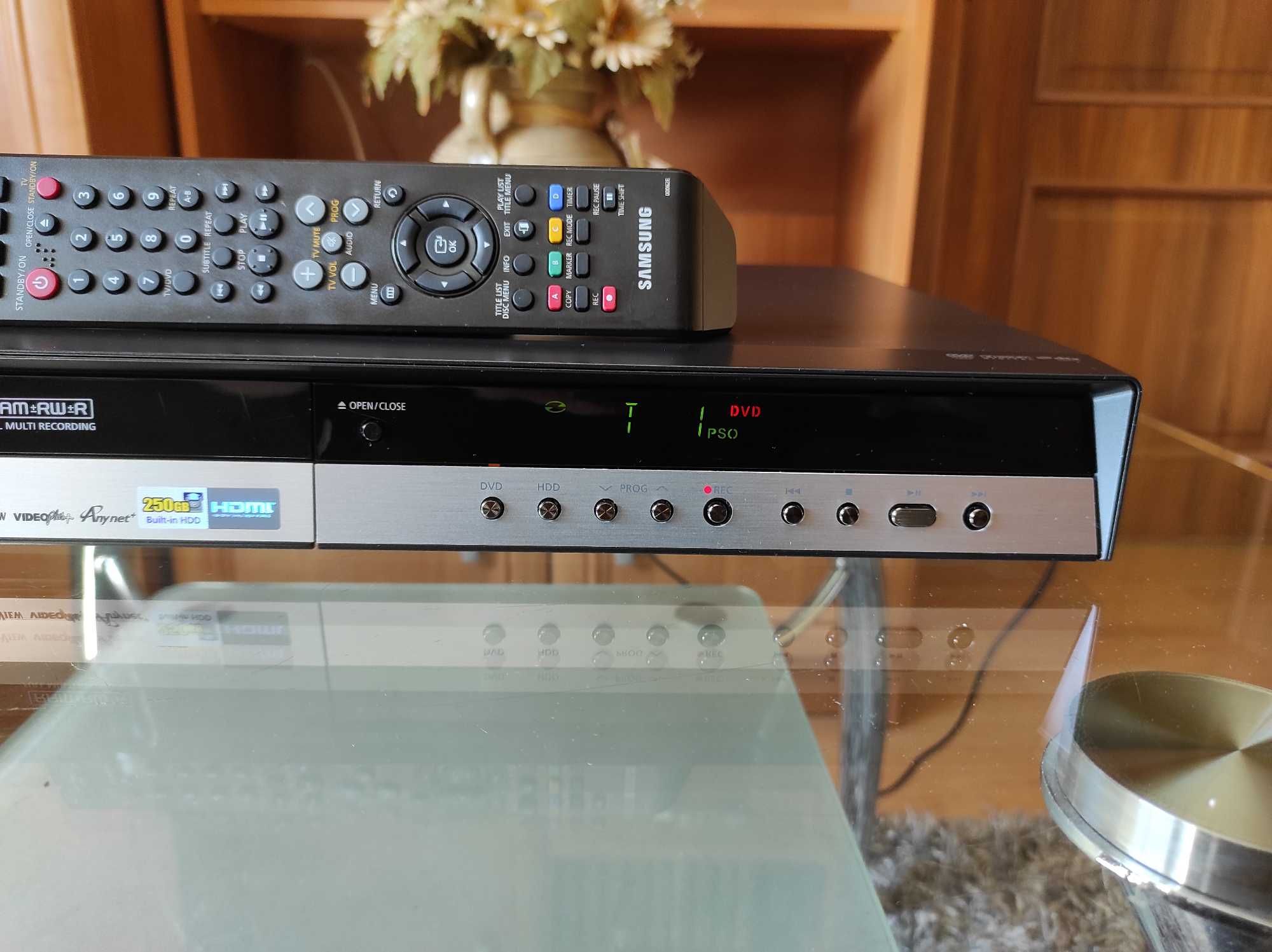 Odtwarzacz DVD, nagrywarka DVD SAMSUNG DVD-HR756 + pilot