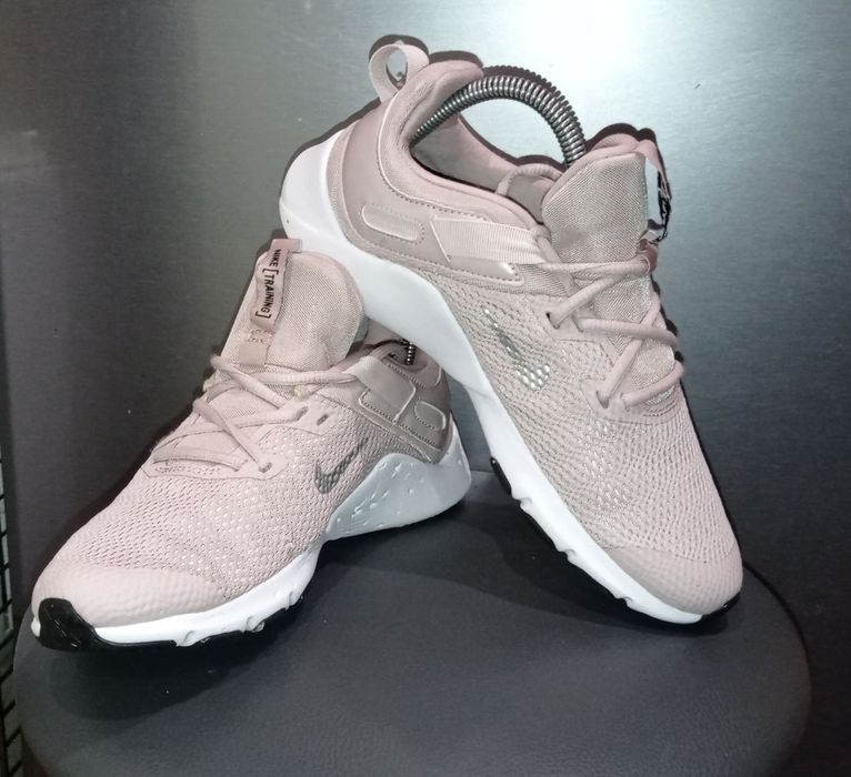 Кросівки фірми Nike ( Training) 38.5 розміру