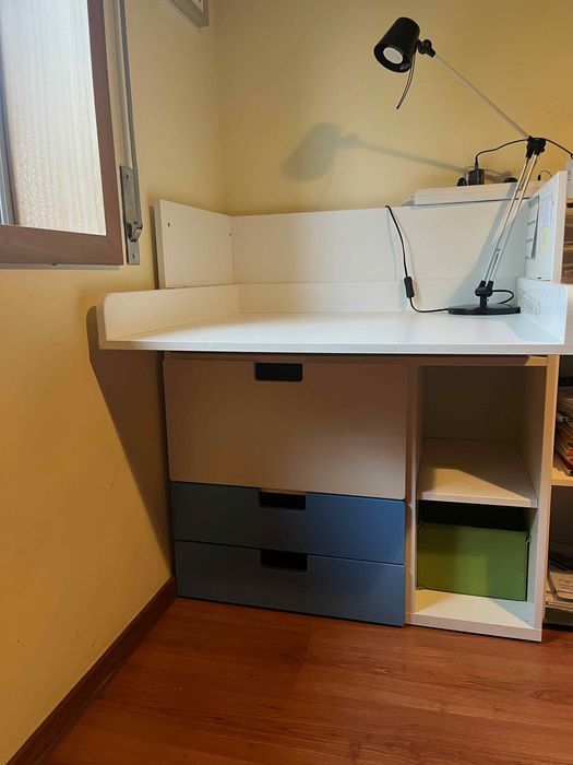 Trocador / secretária azul