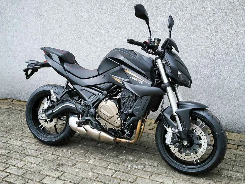 QJMOTOR SRK 700 QJMOTOR SRK700 Sportowy Naked 700cc ABS Dostawa za pod dom