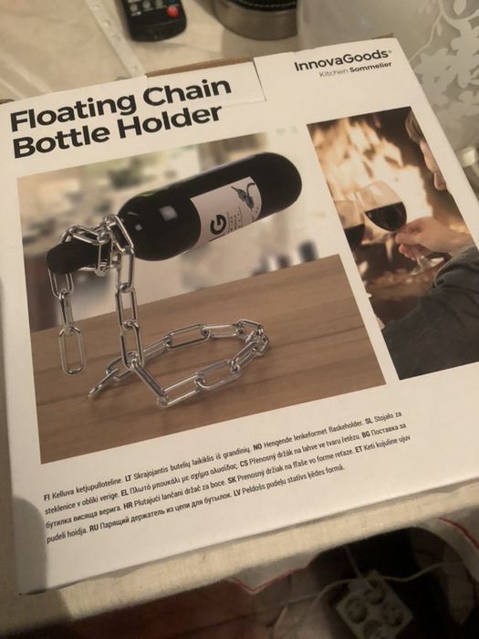 Garrafa em acrílico com divisão para gelo.