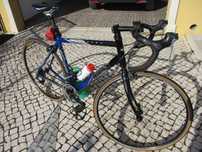 Bicicleta de estrada marca DECATHLON, roda 28, 16 speeds