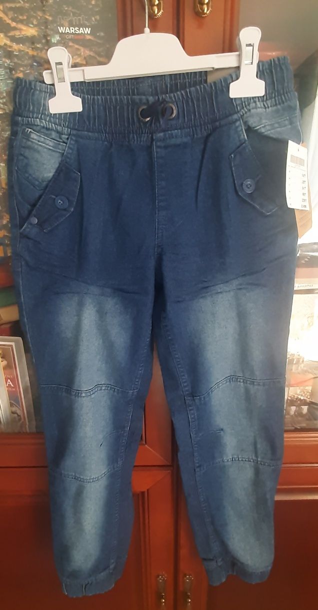 Nowe spodnie chłopięce jeansowe r. 146 KiK