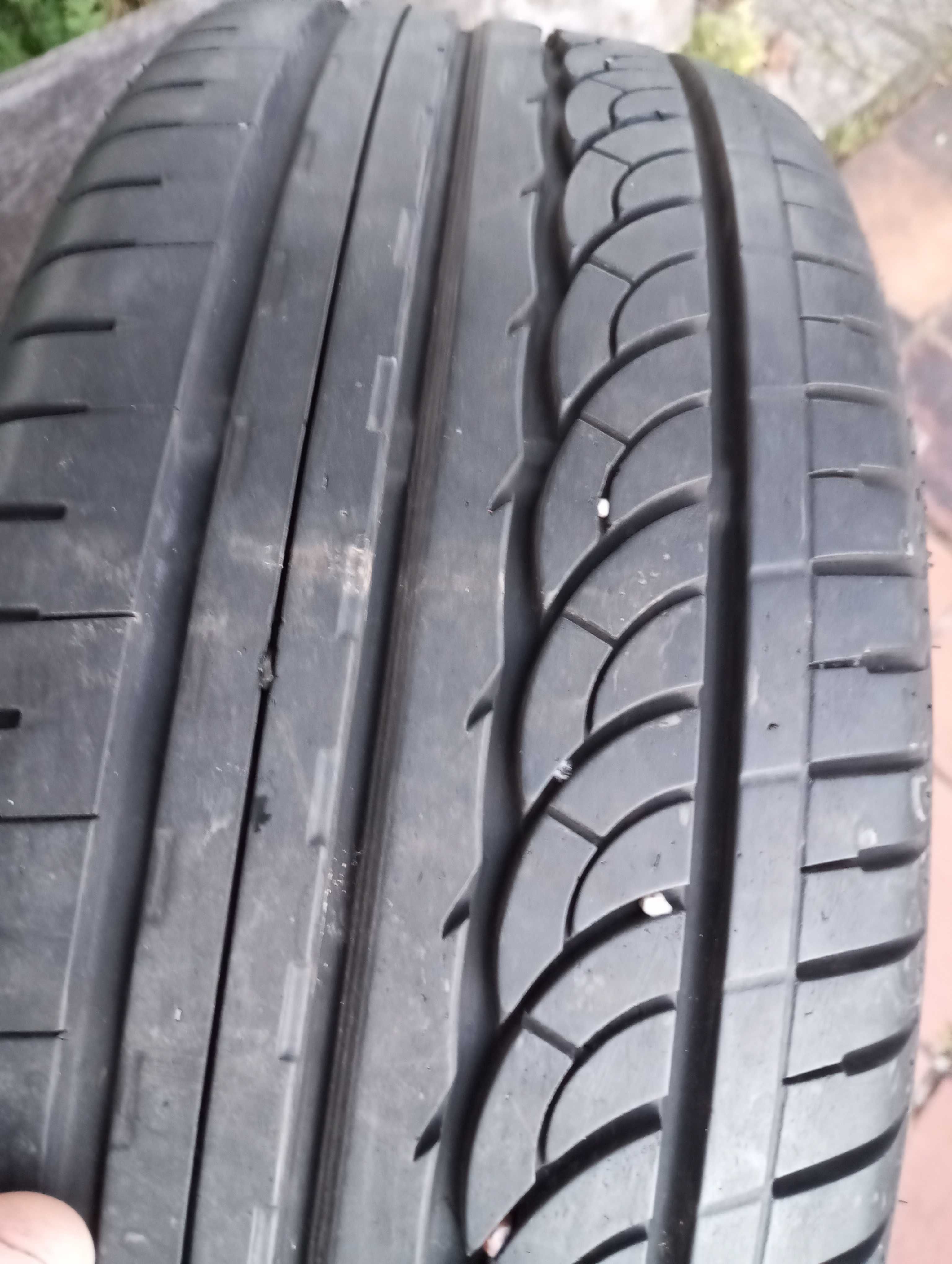 Vendo 4 Jantes Alutec Monstr com pneus Nankang
205/40/18