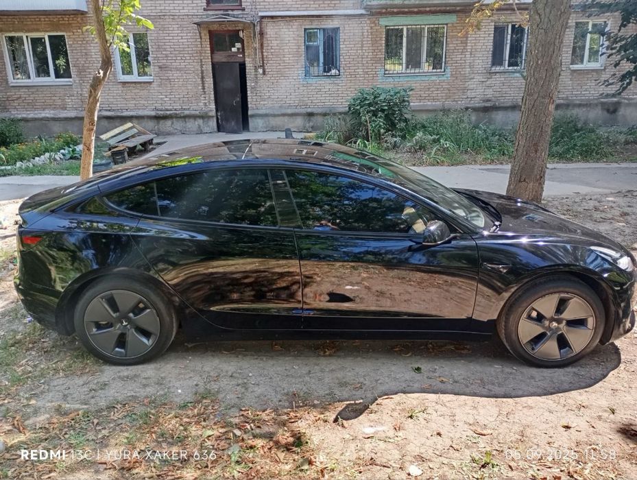Аренда тесла модел 3 дуал мотор 21 года Tesla 3