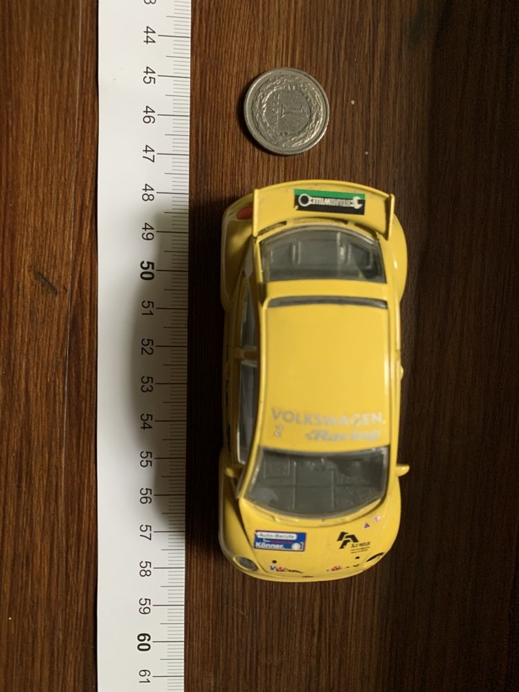 Volkswagen New Beetle Cup Model Burago 1:43