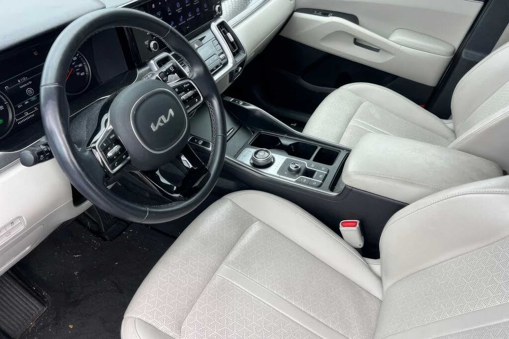 Kia Sorento      2023