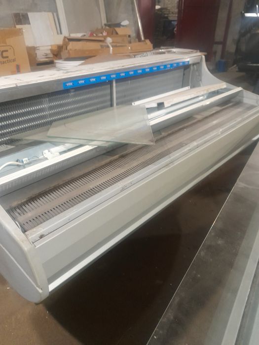 Витрина холодильник