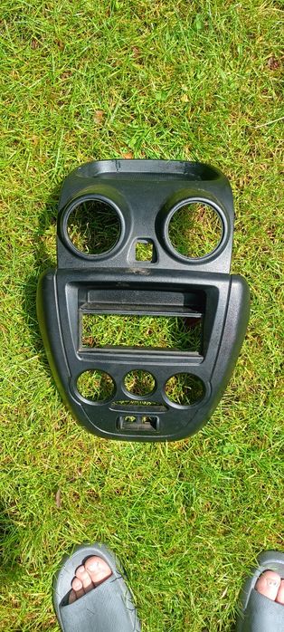 Продам!! центральную консоль лада гранта 2190