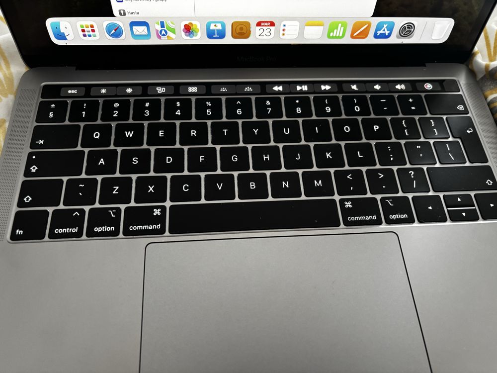 MacBook Pro 13-inch, 2019,Two Thunderbolt 3 port